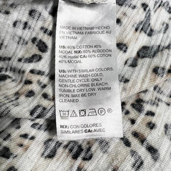 Chicos 3/4 Sleeve Animal Print Pullover Shirt Brown Black Womens 2 Large - Picture 8 of 9